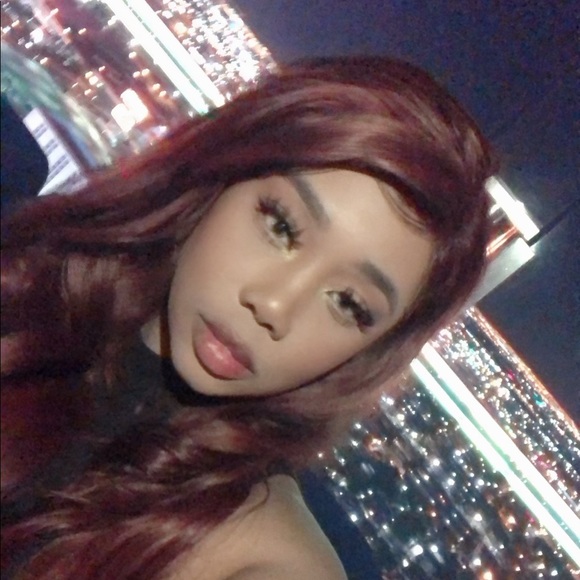 Meet your Posher, Ines - Picture 1 of 1